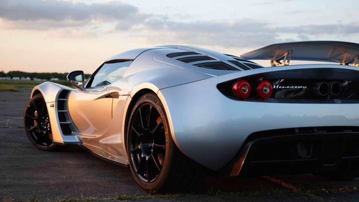 Back Pose Of Hennessey Venom GT 2011 In Silver